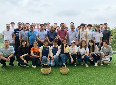 大发在线登录工会组织员工踏春活动