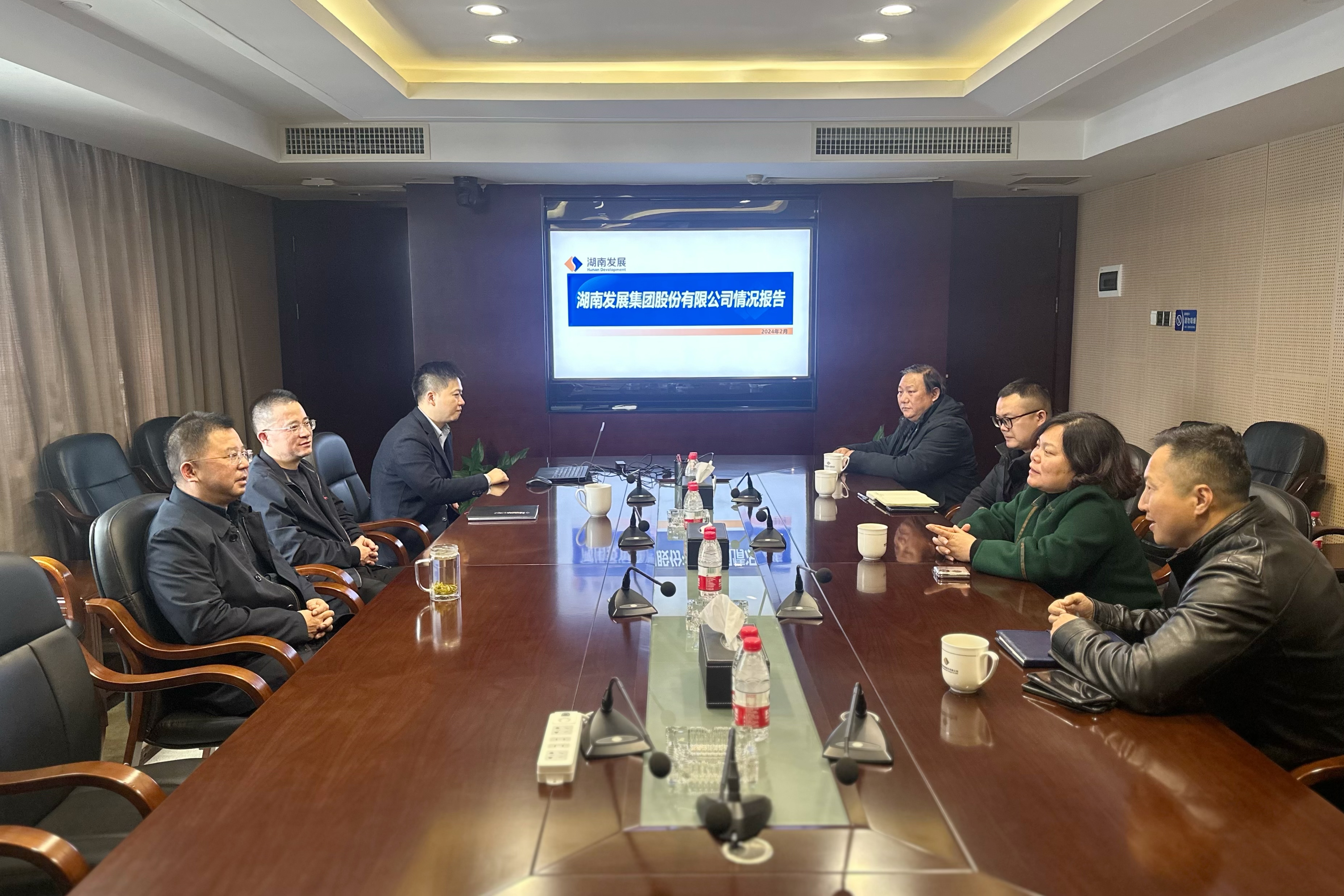 绥宁县李熙桥镇党委一行赴大发（中国）开展党建联村走访座谈
